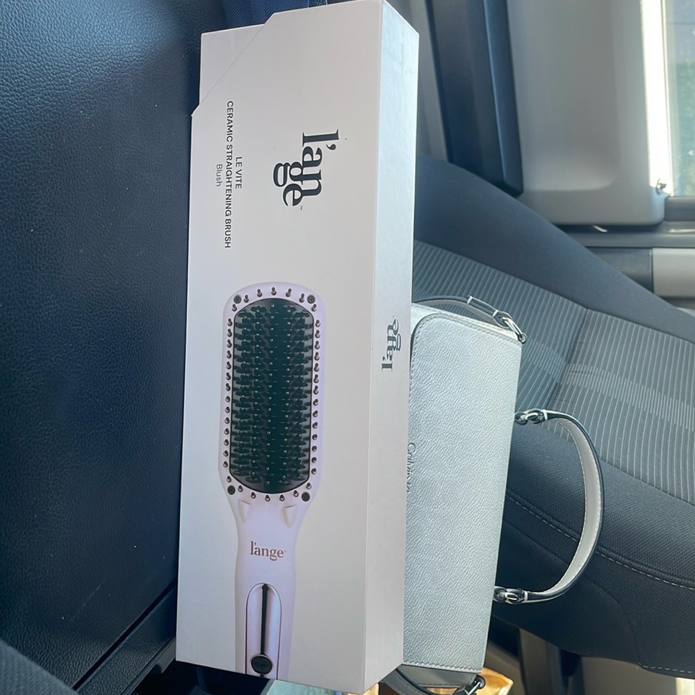 Lange Le Vite. Ceramic Straightening Brush